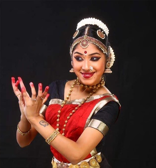 KAVYA MURALIDARAN